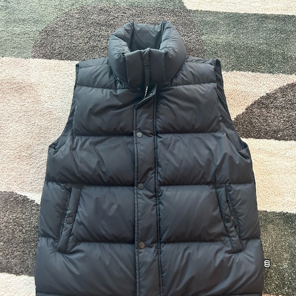 Aritzia Jackets & Blazers - Aritzia Black Quilted Vest
